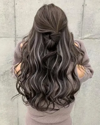 ロング 佐藤 まいらのヘアスタイル
