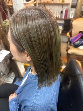 ミディアム カラー LILIS hair designのヘアスタイル