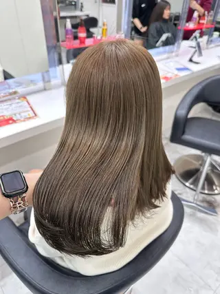 セミロング 🌼リナ🌼赤み消し オリーブ/ブラウンのヘアスタイル