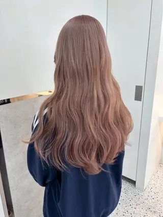 セミロング カラー Lond Le'a /ハイトーンカラーのヘアスタイル