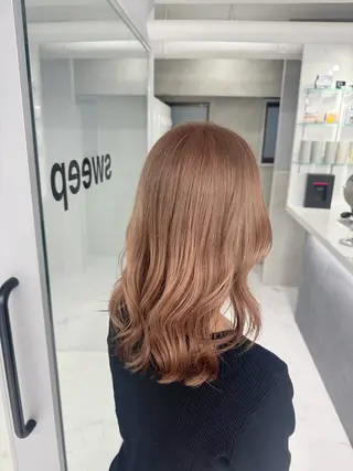 セミロング Manami🖤 レイヤー×ハイトーンのヘアスタイル