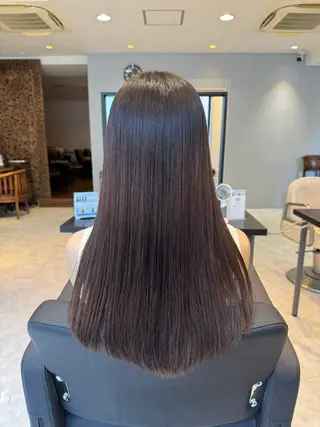 ロング 髪質改善ストレート オルメントのヘアスタイル