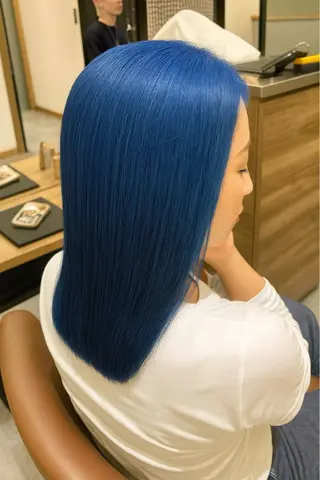 セミロング カラー 穐山 翔也のヘアスタイル
