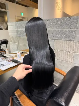 ロング 岩尾 凪のヘアスタイル