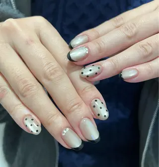 ネイル White dear fujiwaraのネイルデザイン