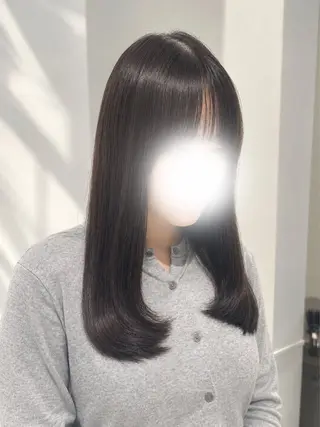 セミロング レイヤーカット/艶 カラー 三浦菜々子のヘアスタイル