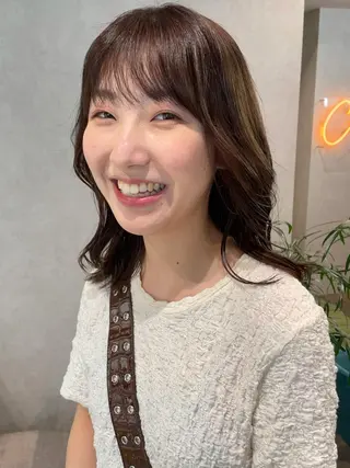 セミロング カラー ナチュラル透明感🌱 小山美樹子のヘアスタイル