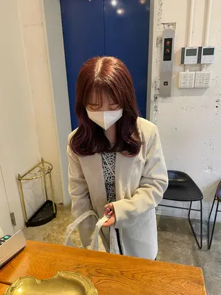 ミディアム カラー MIOベージュカラー 柔らかいカラーのヘアスタイル