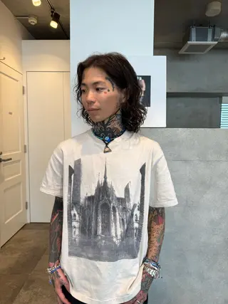 ロング パーマ メンズ 艶髪施術 関谷ヒュウのヘアスタイル