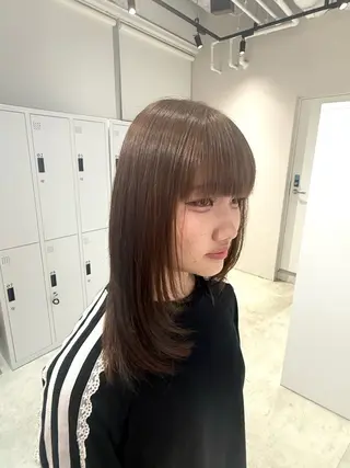 セミロング カラー ハイトーン/うる艶 カラー Mioのヘアスタイル