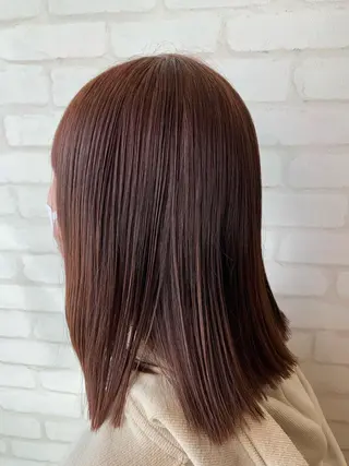 セミロング カラー 秋葉 万柚子のヘアスタイル