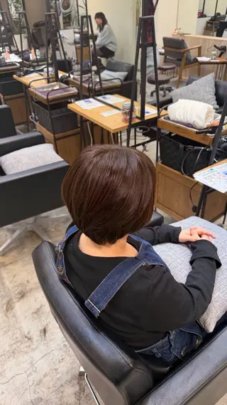 ショート 艶カラー/ 縮毛矯正/ユズキのヘアスタイル