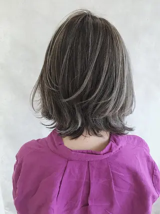 ミディアム カラー _WHITE 天王寺のヘアスタイル
