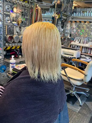 ミディアム カラー KOYA コヤのヘアスタイル