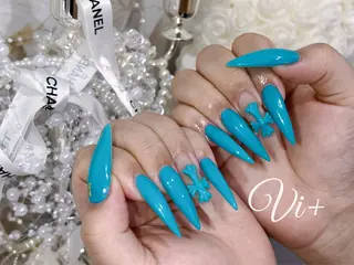 ネイル Nailsalon Vi+ももか🩷のネイルデザイン