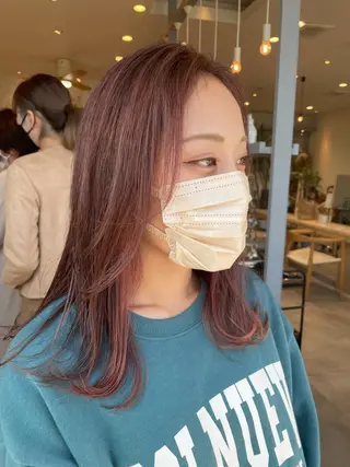 ミディアム カラー 比嘉 千咲のヘアスタイル