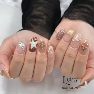 ネイル Lucky Nail Salonのネイルデザイン