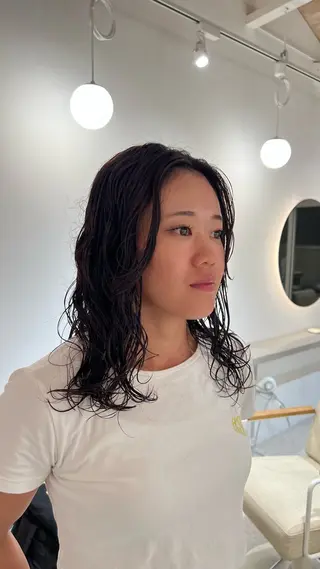 セミロング パーマ garden villaのヘアスタイル