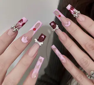 ネイル Pure&Rich Nailのネイルデザイン