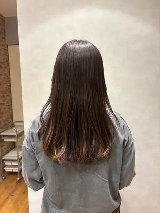 ミディアム 中村 芹愛のヘアスタイル