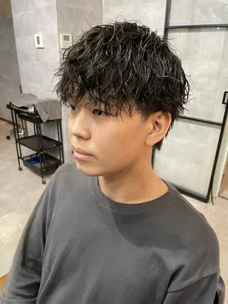 ショート パーマ メンズ 勝毛 広貴のヘアスタイル