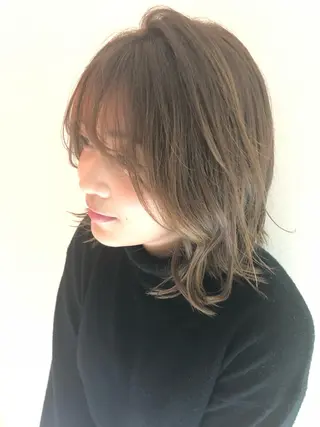 ミディアム 松佐 ゆかりのヘアスタイル