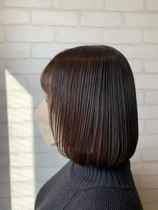 ミディアム カラー 秋葉 万柚子のヘアスタイル