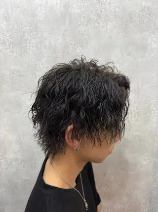 ショート パーマ メンズ 高井 柊のヘアスタイル