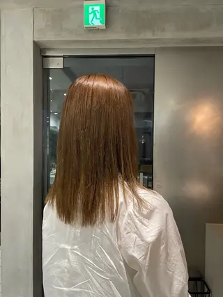 セミロング カラー porto まなみのヘアスタイル