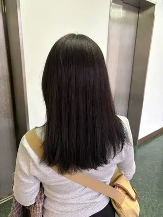 セミロング カラー saya (サヤ)のヘアスタイル