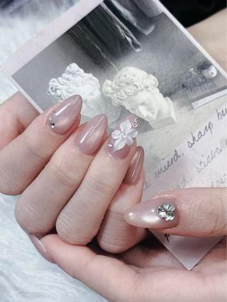 ネイル Glow Minamiのネイルデザイン