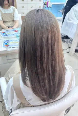 セミロング カラー まい| カラー🌿のヘアスタイル