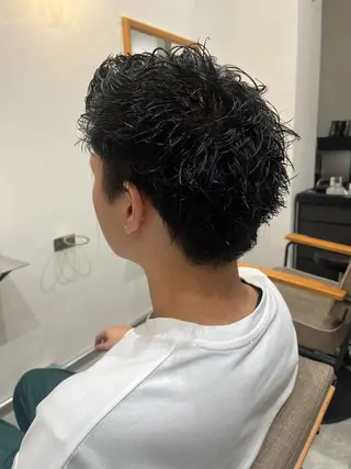 ショート NANA/ハイトーン メンズパーマのヘアスタイル