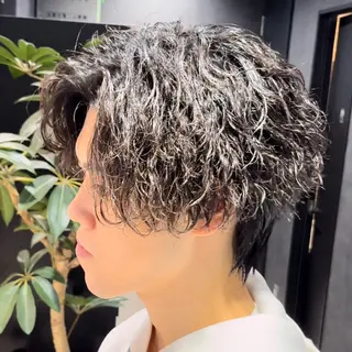 ショート カラー パーマ メンズ センターパート マスターかずまのヘアスタイル