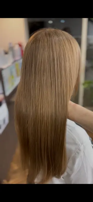 ロング カラー saria [ALEAP]のヘアスタイル