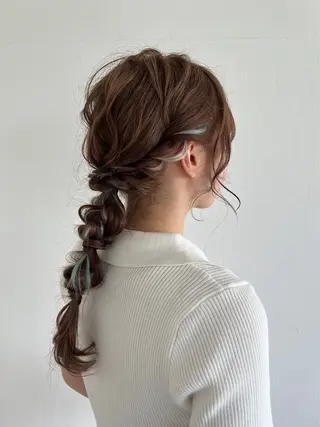 ロング カラー ハイトーンカラー シールエクステのヘアスタイル