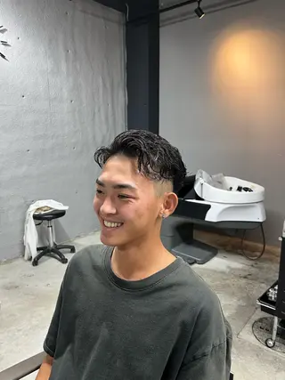 パーマ メンズ 山本 莉人のヘアスタイル