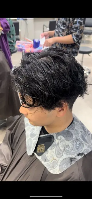 パーマ メンズ 曲がる縮毛矯正 LIBER 岩名のヘアスタイル