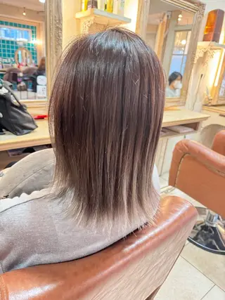 ミディアム amie by afloatのヘアスタイル