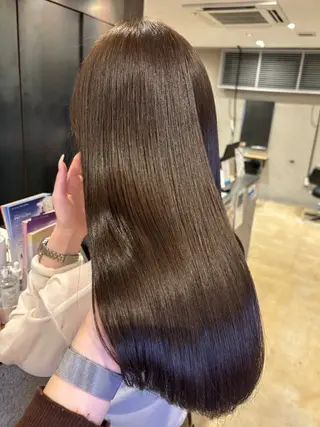 ロング こまつばらみお/レイ ヤー/ダブルカラーのヘアスタイル