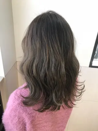 セミロング カラー Oopsレイヤー 加藤澄都のヘアスタイル