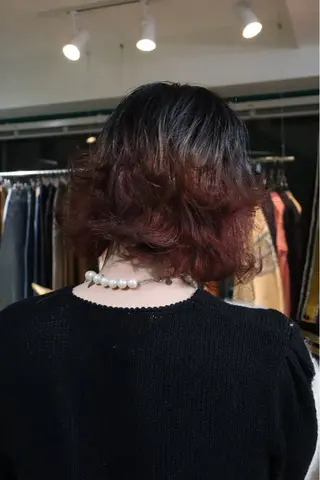 ミディアム カラー レイヤー/ブリーチ iwamiya岩見谷のヘアスタイル