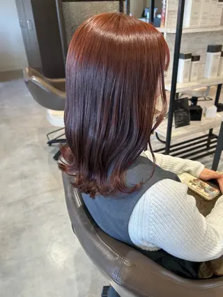 ミディアム 小出 彩水のヘアスタイル