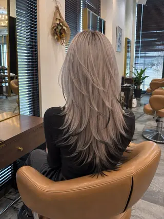 カラー 佐藤 糸のヘアスタイル