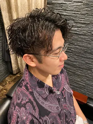 ミディアム パーマ メンズ 岡本 宗士のヘアスタイル