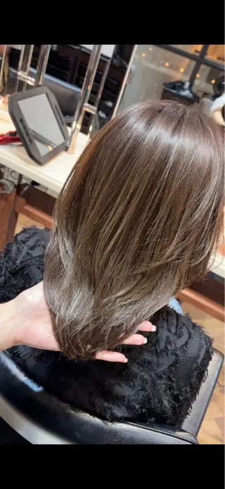 ミディアム カラー ご新規様限定 透明感カラーKANAのヘアスタイル