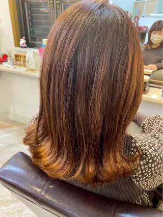ミディアム カラー 山本 優音のヘアスタイル