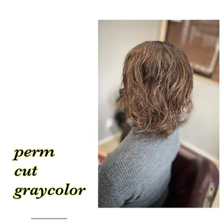 ミディアム カラー パーマ Hair room Leaのヘアスタイル