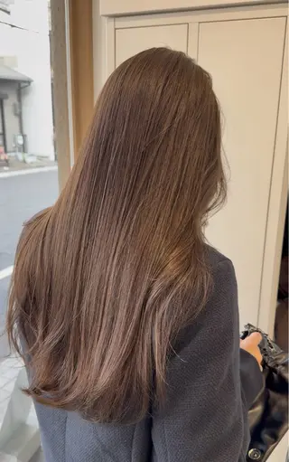 ロング カラー 深田 綾香のヘアスタイル