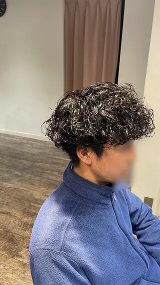 パーマ メンズ 大人のメンズパーマ/ 丁寧なカウンセリングのヘアスタイル